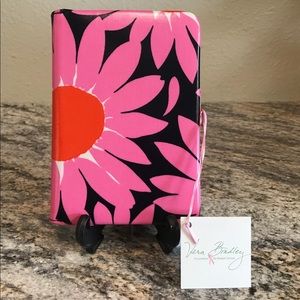 NWT-Vera Bradley “Loves Me” Hard Shell Photo Album